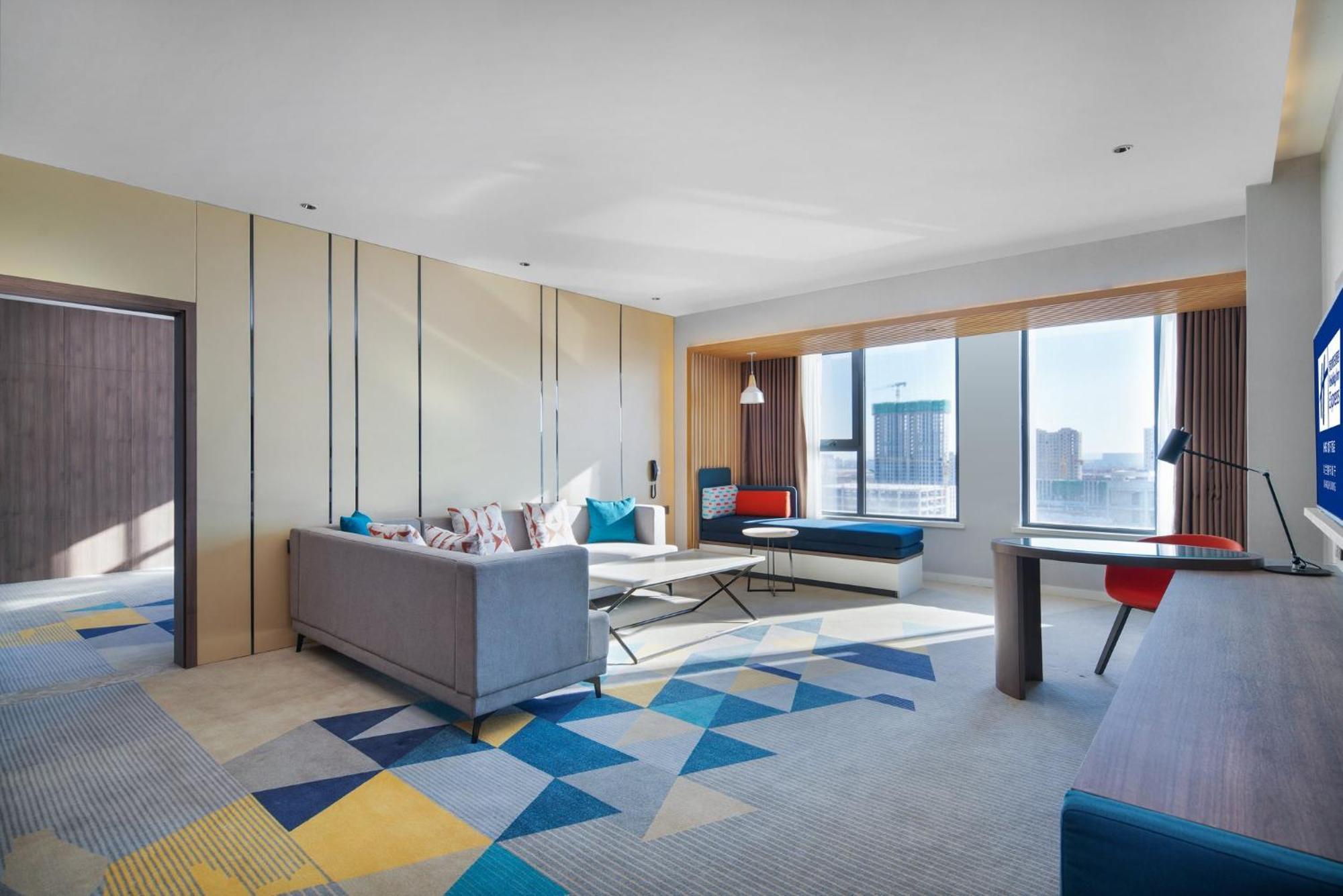 Holiday Inn Express Ulanqab Jining By Ihg Exterior foto